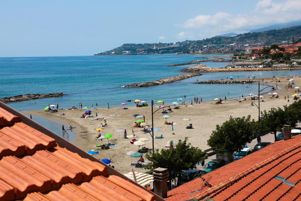 Willa Il Convento Sul Mare Santo Stefano al Mare Zewnętrze zdjęcie