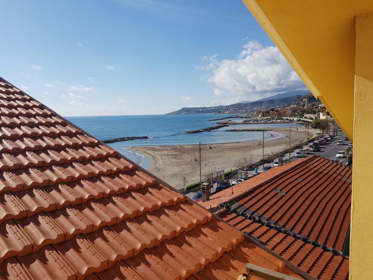 Willa Il Convento Sul Mare Santo Stefano al Mare Zewnętrze zdjęcie
